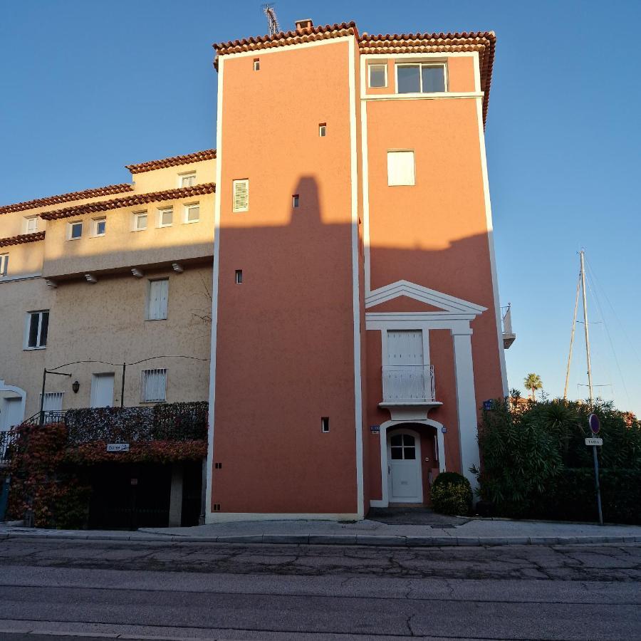 Casa Nostra, Port-Grimaud, Vue Sur Les Canaux Экстерьер фото